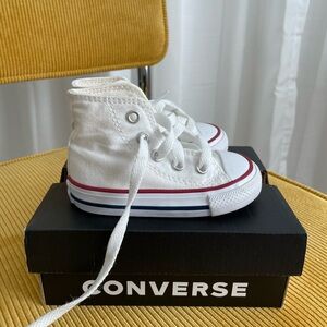 Converse - white infant all star high tops size 4 (infant)